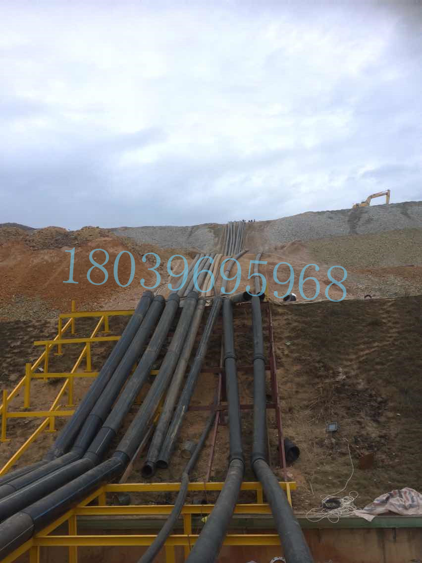 孔網(wǎng)鋼帶塑料復(fù)合管