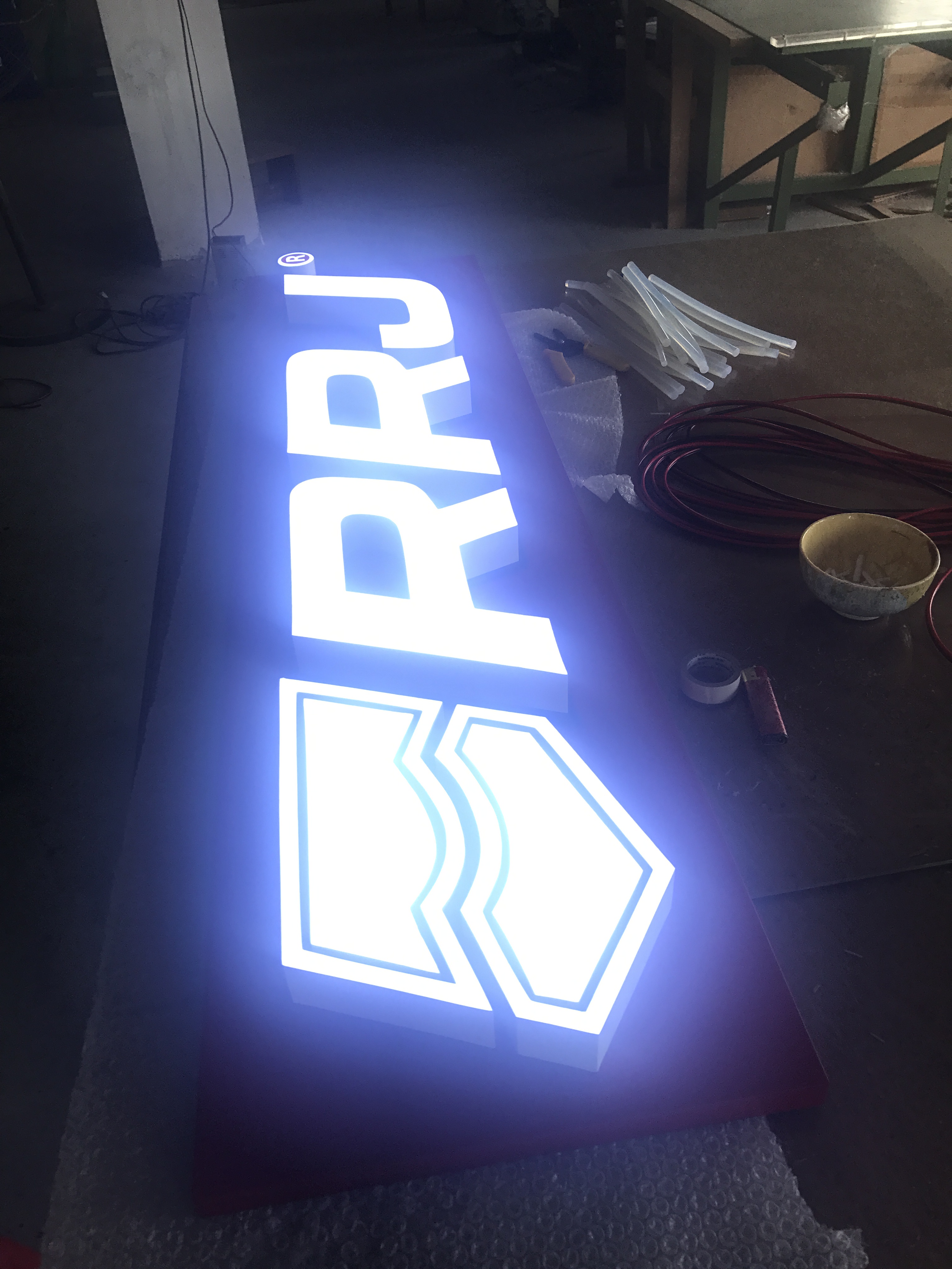 LED發(fā)光招牌字