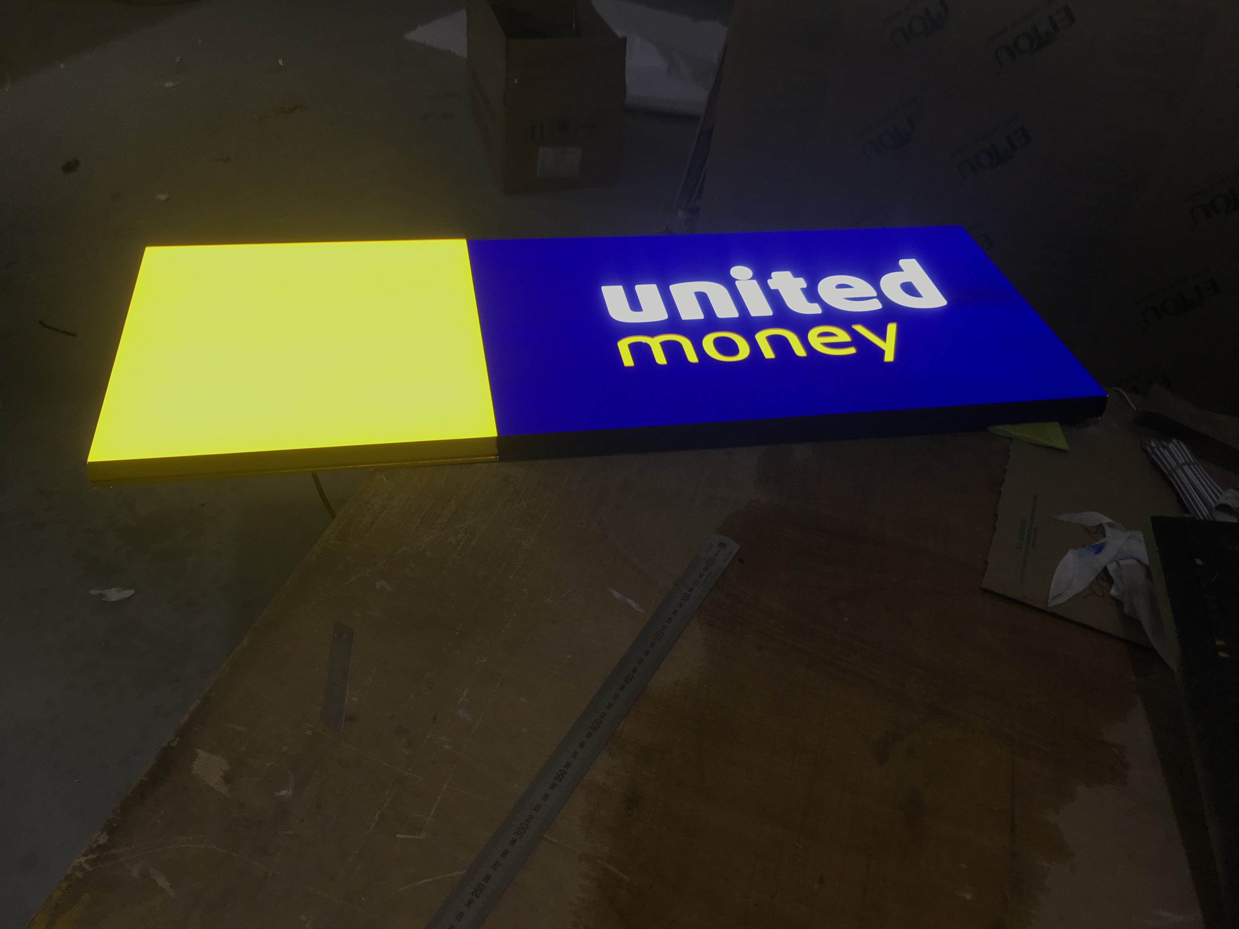 LED發(fā)光招牌字