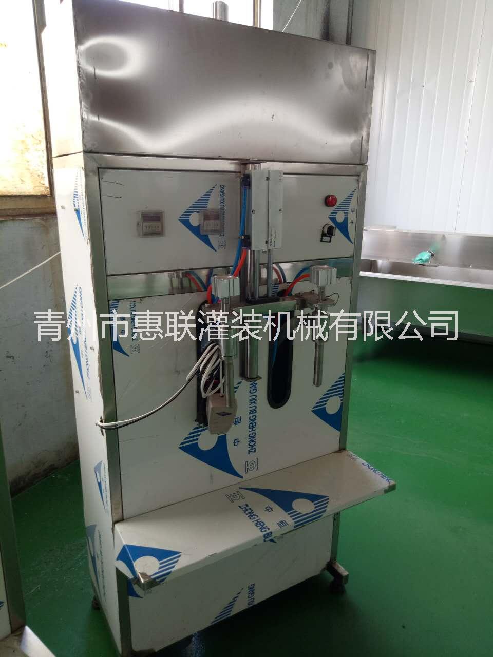 小型半自動白酒灌裝機(jī)  桶裝酒灌裝機(jī) 散酒灌裝設(shè)備