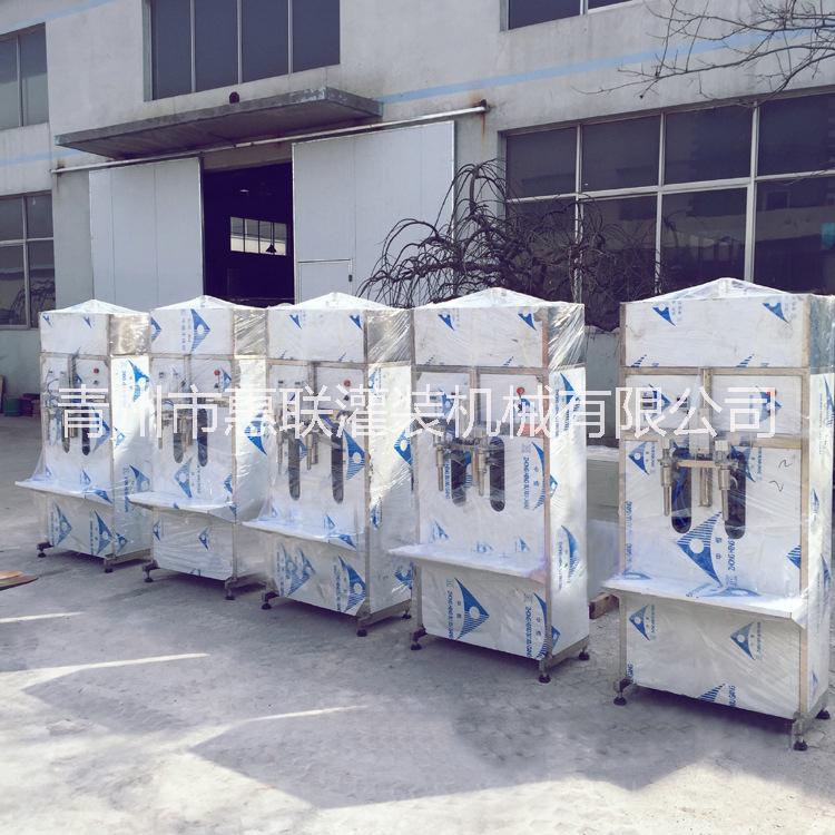 小型半自動白酒灌裝機(jī)  桶裝酒灌裝機(jī) 散酒灌裝設(shè)備