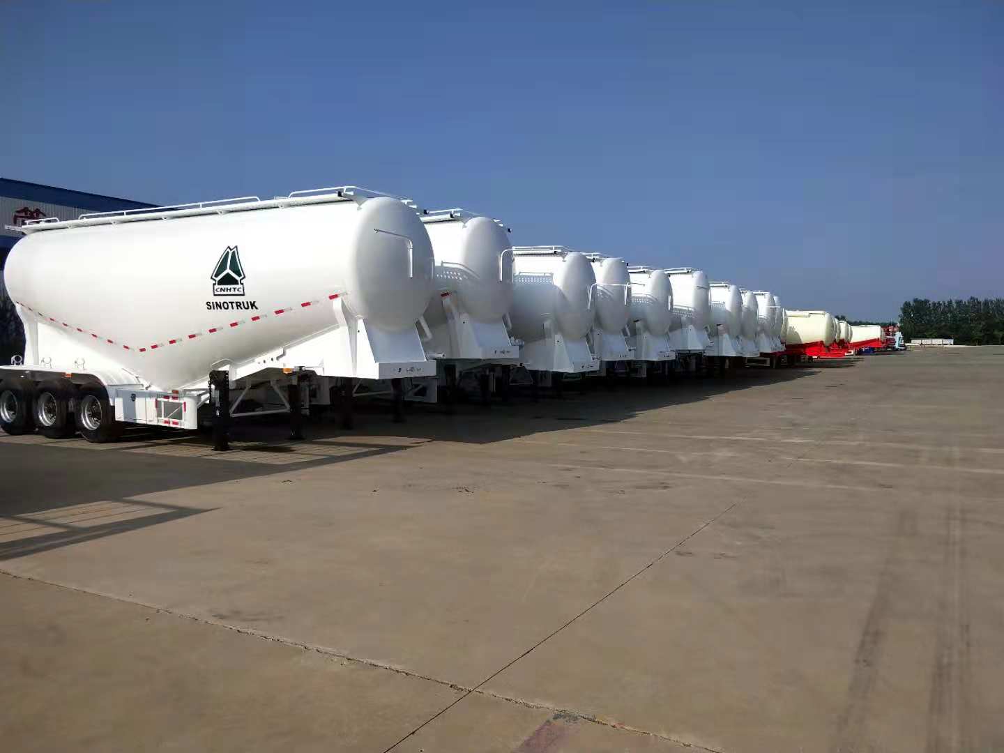 梁山輕型水泥罐車