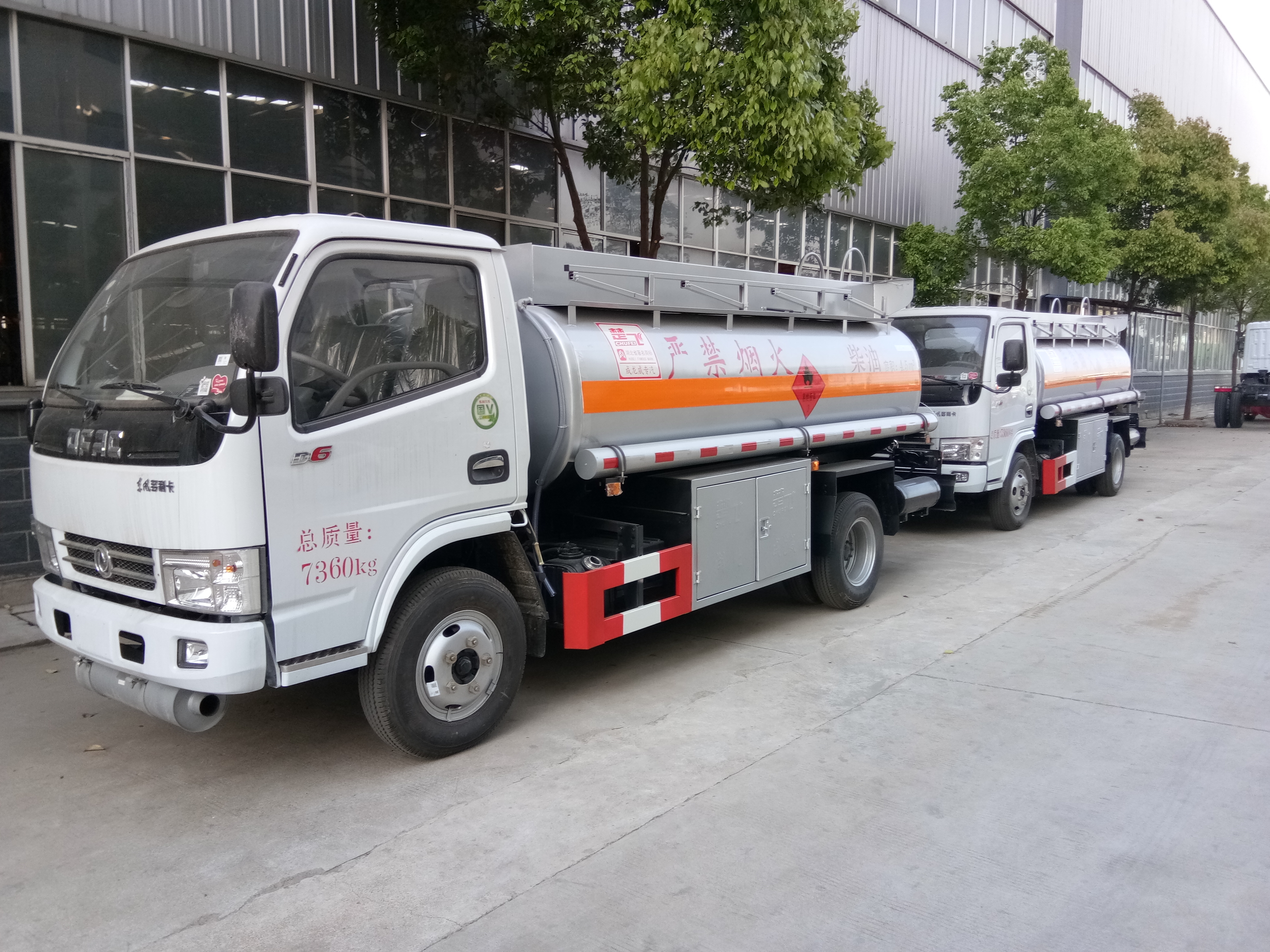 8噸加油車    8噸東風(fēng)多利卡加油車    8噸加油車廠家直銷    8噸加油車價(jià)格
