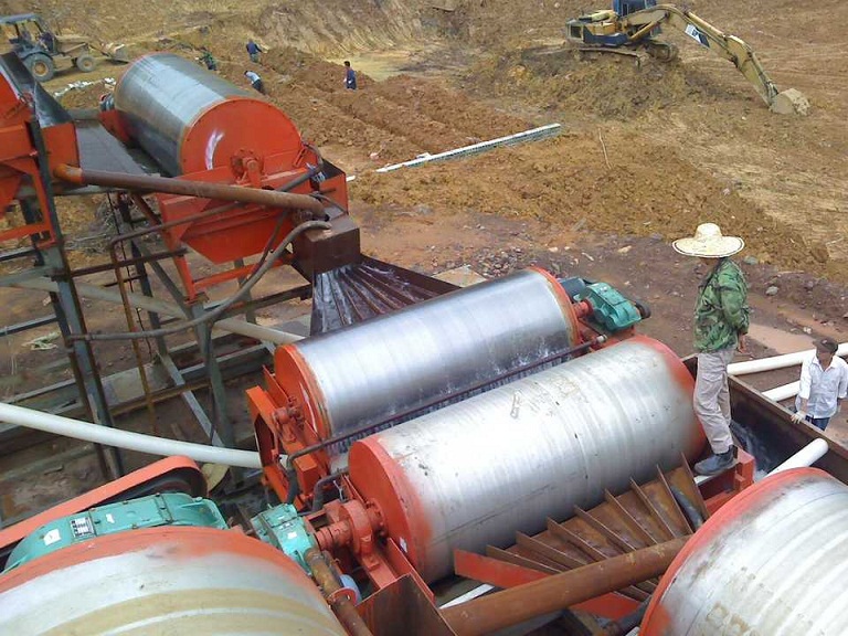 礦用筒式磁選機，永磁筒式磁選機，強磁礦用筒式磁選機，山東磁選機價格