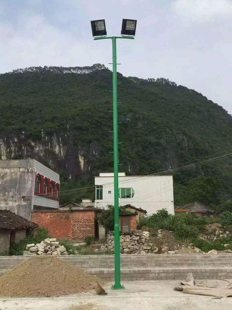 球場(chǎng)燈桿-室外球場(chǎng)照明*燈桿6米、7.5米、8米高200瓦LED燈光或者400W金鹵燈 廣西南寧康奇體育廠家