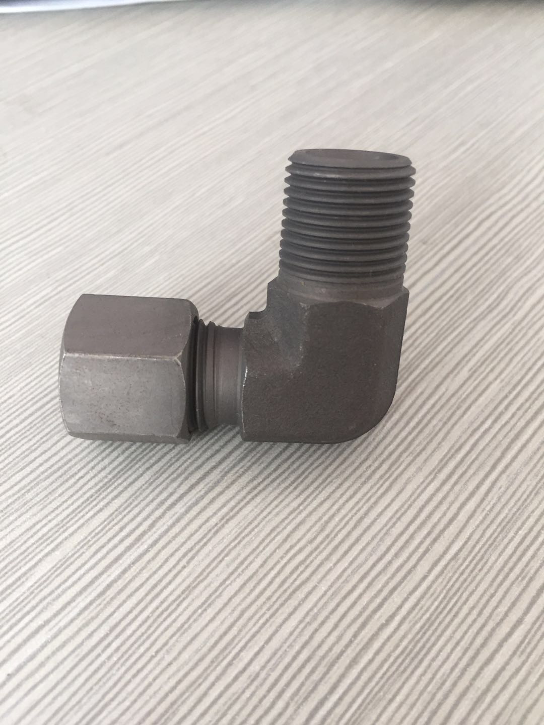 卡套式接頭 90°