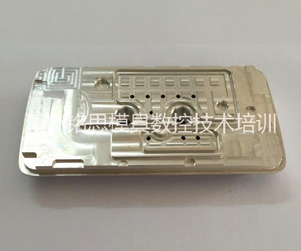 平湖坂田UG編程培訓(xùn)，學(xué)多久，多少錢，待遇怎么樣