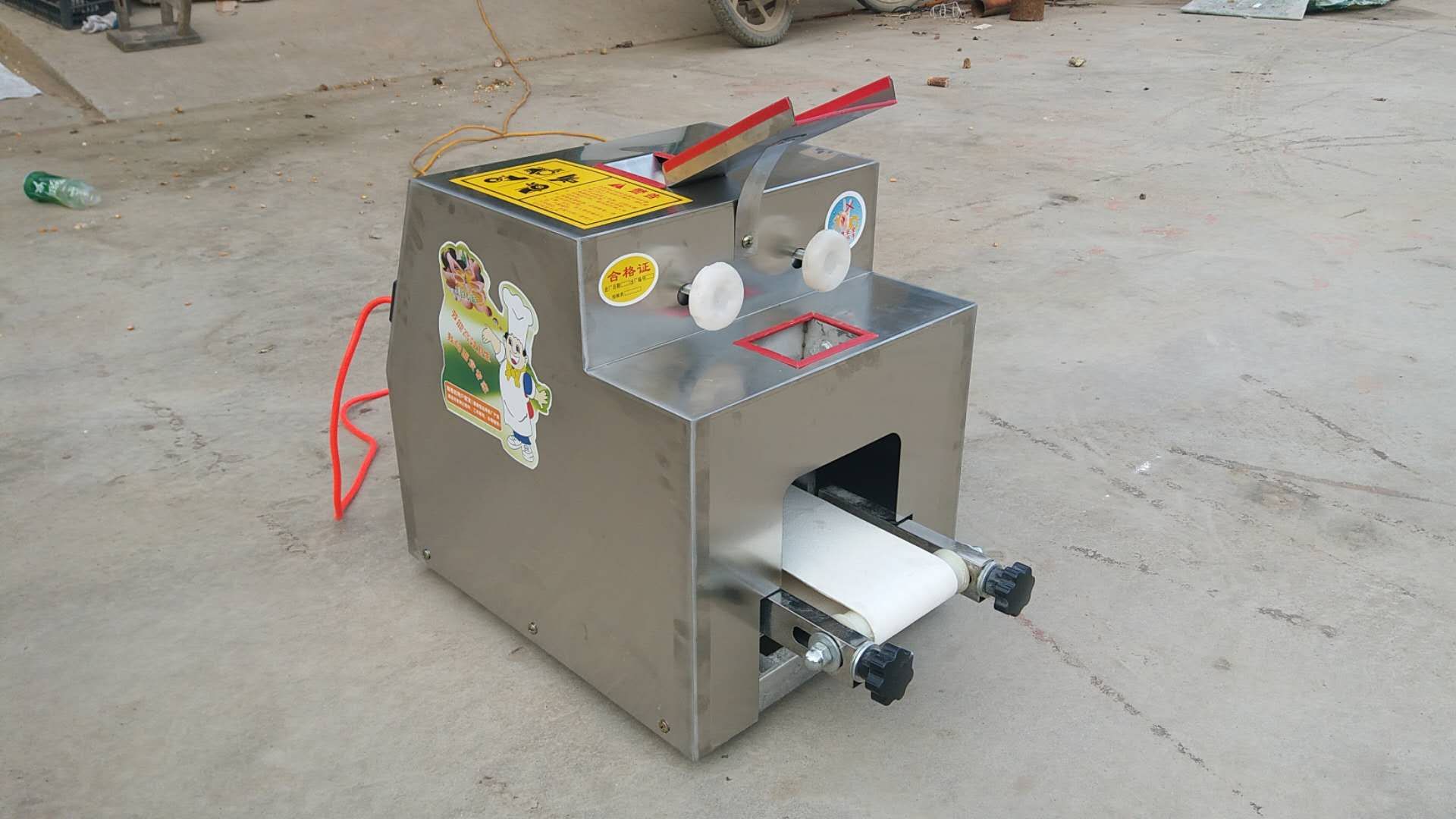 供應(yīng)全自動餃子皮機(jī)/全自動餃子皮機(jī)廠家直銷/河北餃子皮機(jī)質(zhì)量哪家好/餃子皮機(jī)批發(fā)價格