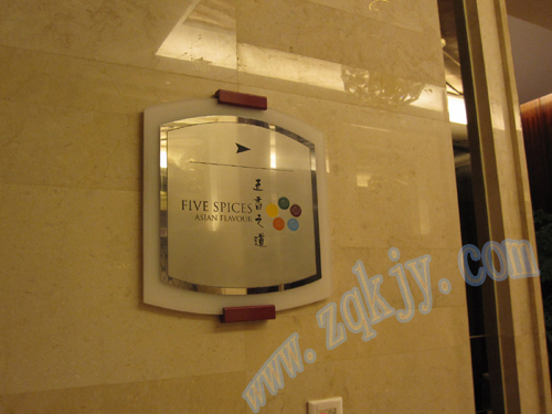 戶外廣告標牌制作當選美爾印畫冊印刷機無所不印  廣告宣傳單印刷機