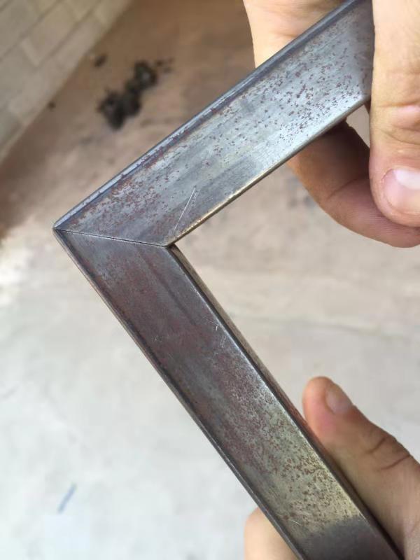 不銹鋼方管沖45度折成90度