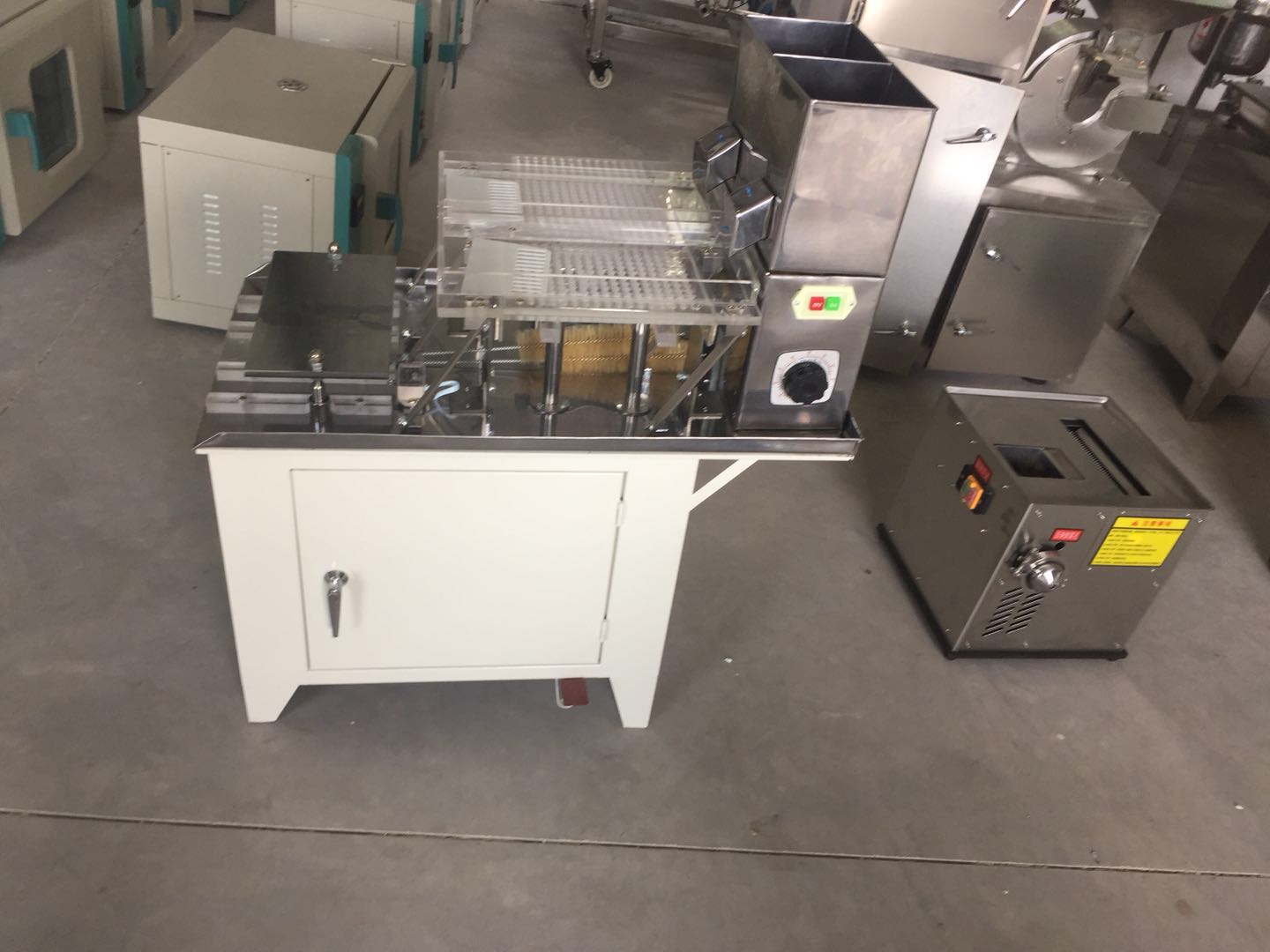 求購半自動*套合機求購山東半自動*套合機半自動*套合機廠家