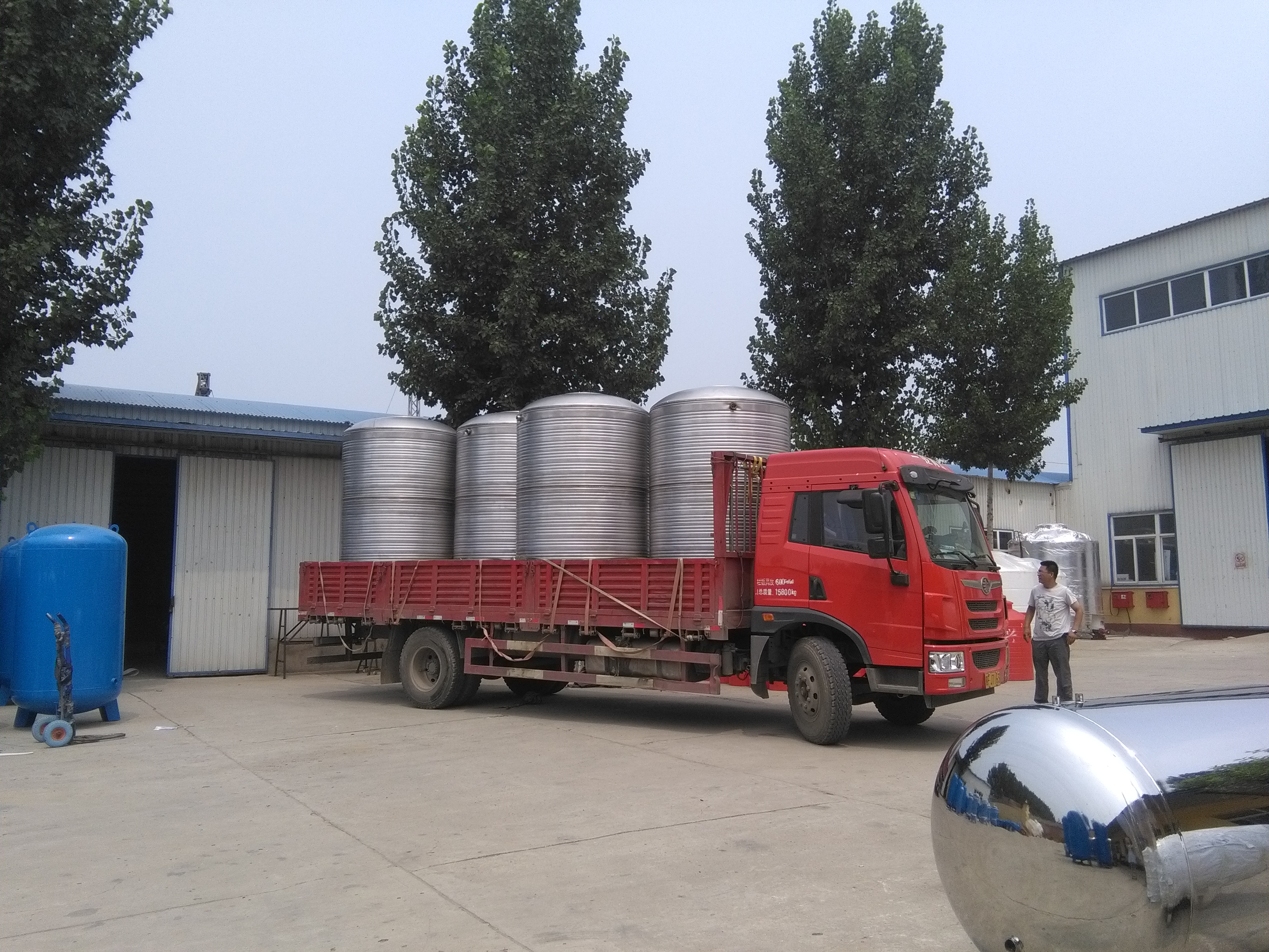 河北易縣淶水涿州10噸不銹鋼水箱直徑2130 總高2700mm壁厚1mm 10噸不銹鋼水箱帶蓋子