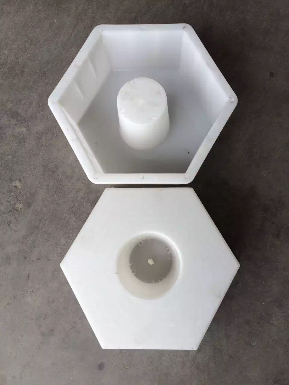 六角護坡模具批發(fā)    宋氏六角護坡模具批發(fā)    六棱塊護坡模具加工廠