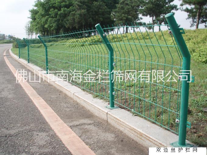 云浮塑鋼圍墻柵欄 鐵絲網(wǎng)片 監(jiān)獄