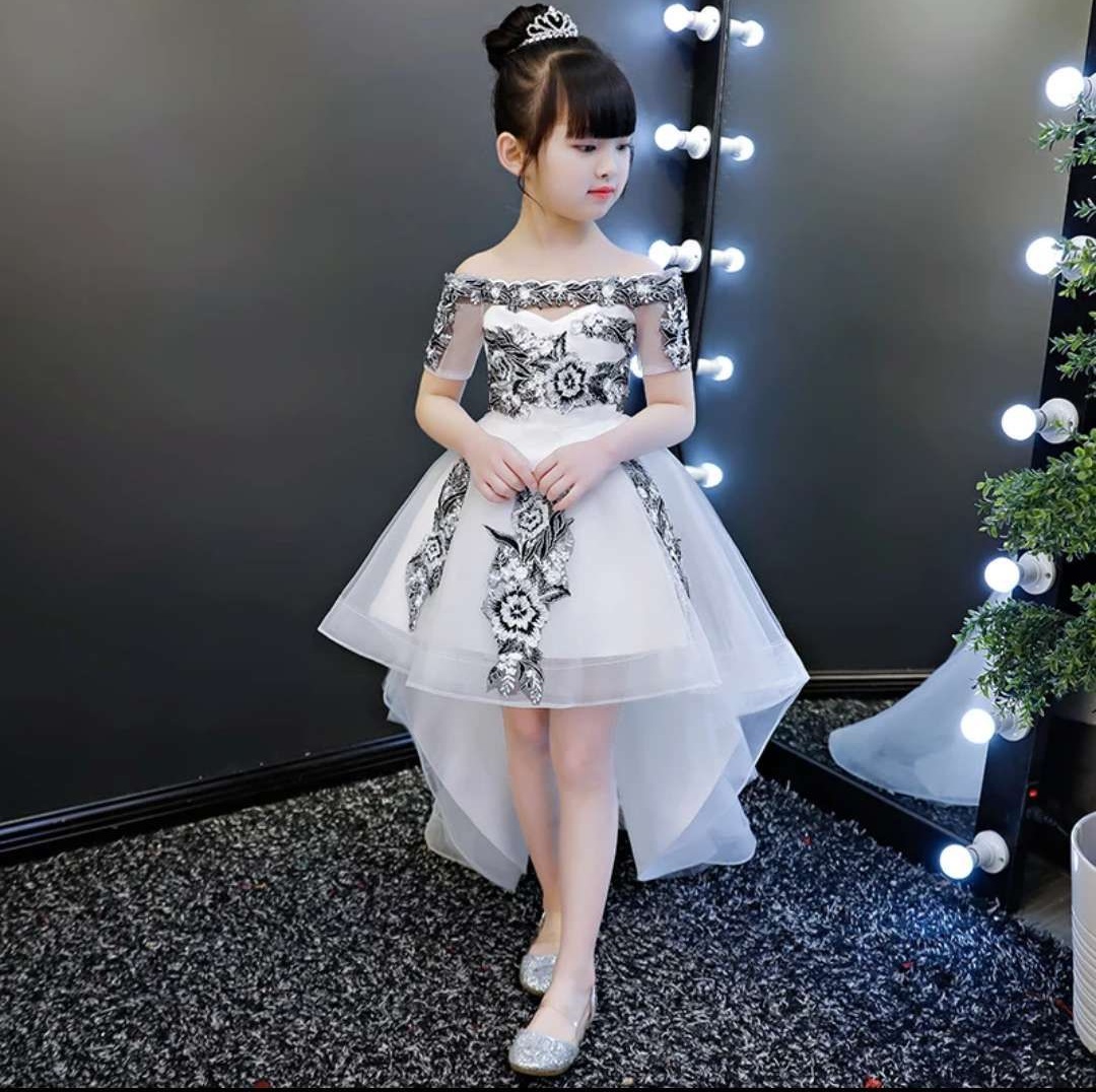 圣誕晚會演出服裝租賃，晚會禮服圣誕老人服裝租賃