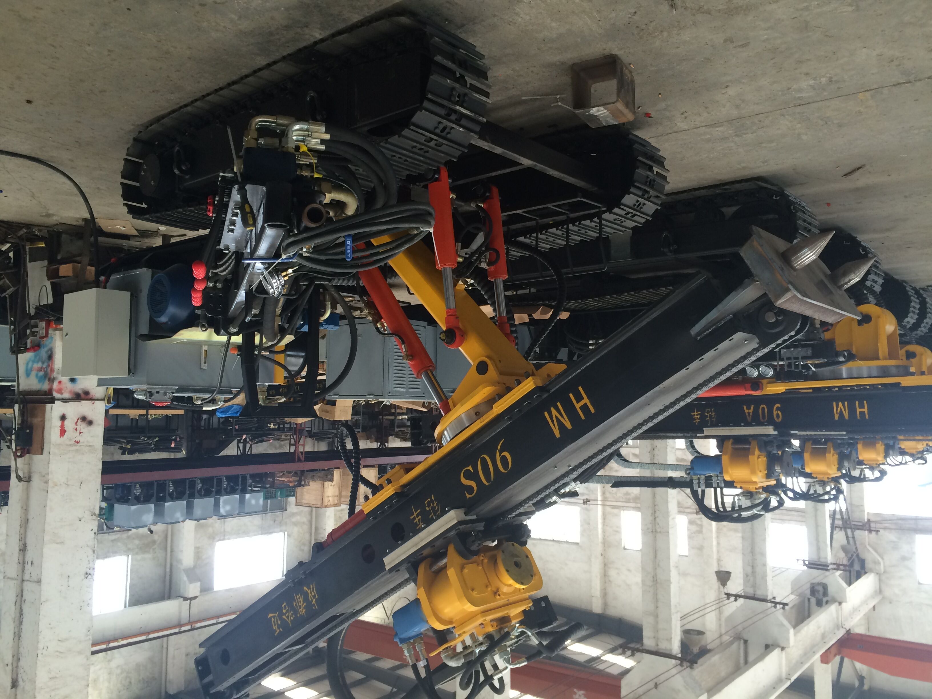 哈邁HM90S履帶式隧道管棚錨固工程鉆車 HM90S履帶式全液壓錨固鉆車