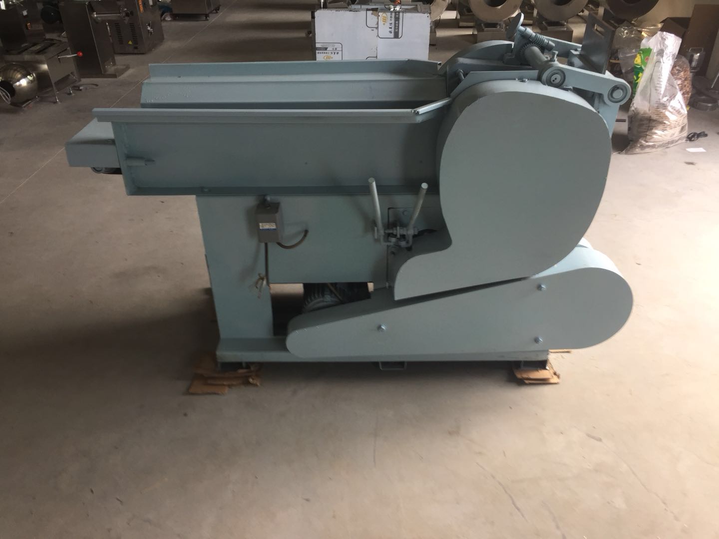 求購剁刀式切片機求購山東剁刀式切片機剁刀式切片機生產(chǎn)廠家