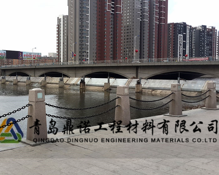 河道整治項(xiàng)目-防盜護(hù)欄石柱、景區(qū)塑鋼防護(hù)鏈、不生銹鐵鏈 護(hù)欄鐵鏈、園林塑鋼鏈