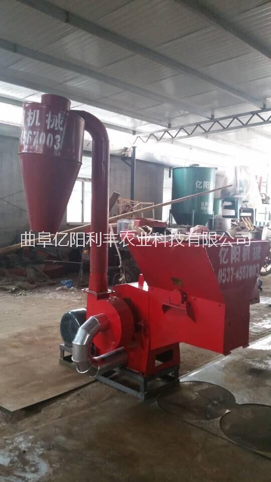 草捆粉碎機廠家，移動式草捆粉碎機價格