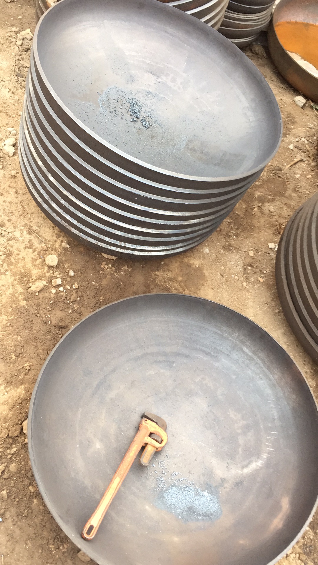 鹽山20#碳鋼封頭批發(fā)|1020大口徑對焊平底封頭批發(fā)|1Cr5Mo合金鋼高壓封頭