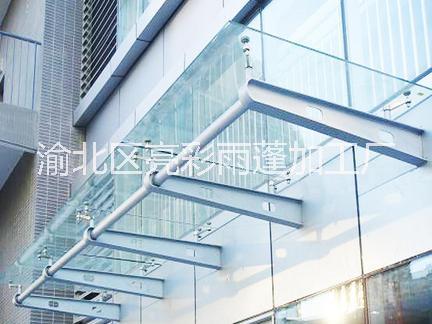 玻璃蓬 玻璃頂棚 玻璃頂棚多少錢 玻璃頂棚報(bào)價(jià) 亮彩雨蓬歡迎廣大用戶來(lái)電咨詢