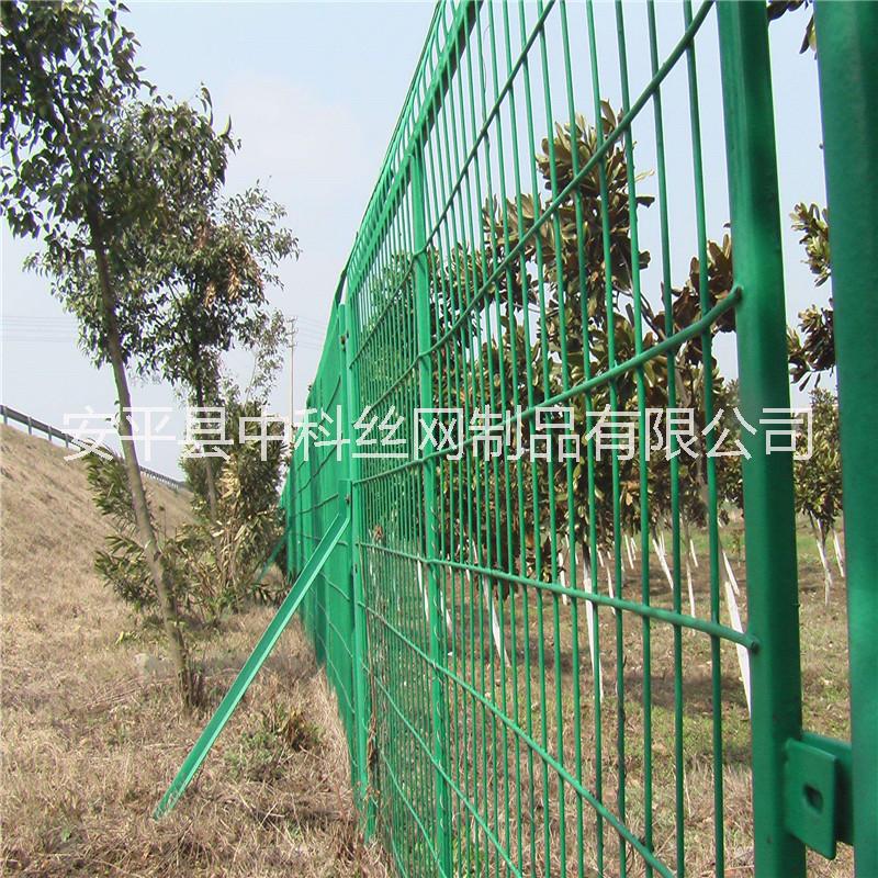 goon公路護欄網(wǎng)  公路護欄網(wǎng) 雙邊絲浸塑護欄網(wǎng)