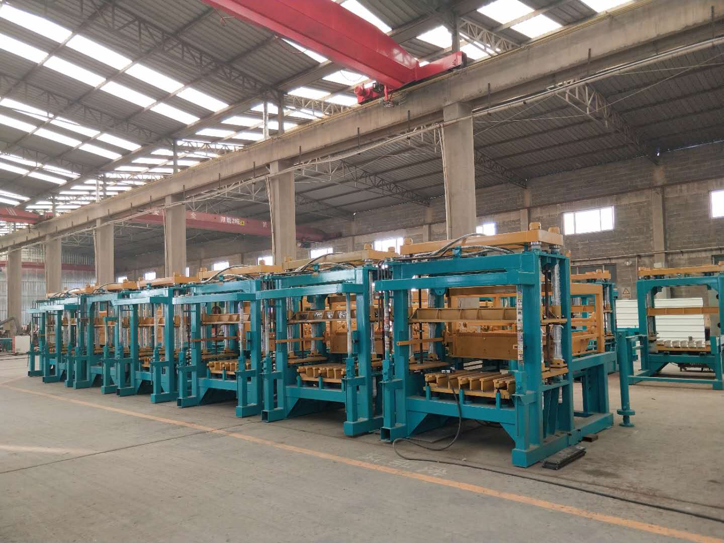 供應(yīng)保溫砌塊設(shè)備全自動(dòng)砌塊成型機(jī)