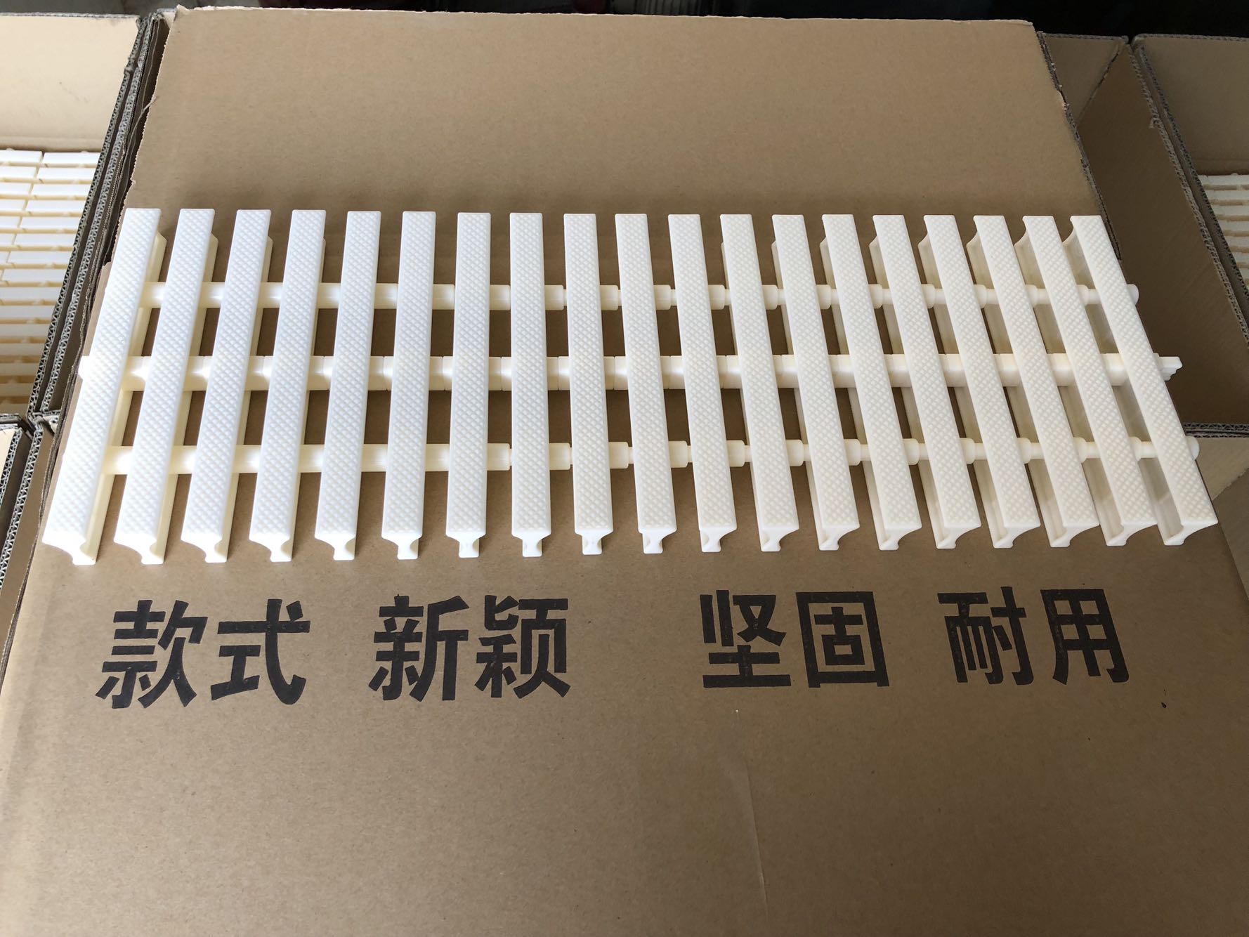 供應泳池格柵溢水格柵河南泳池格柵批發(fā)供貨商