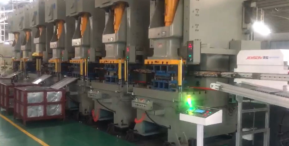 多機(jī)連線沖壓機(jī)械手臂 沖壓自動(dòng)化