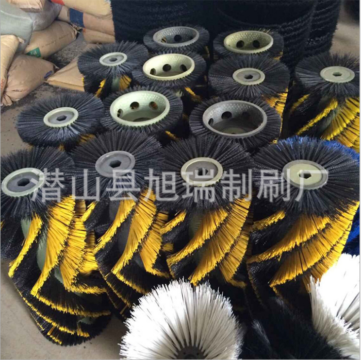 供應(yīng)專業(yè)生產(chǎn)環(huán)衛(wèi)刷廠家 潛山掃路刷廠家報價 供貨掃雪刷生產(chǎn)商 供應(yīng)各種毛刷廠家批發(fā)價格  安微掃雪刷供貨商 掃雪刷廠家
