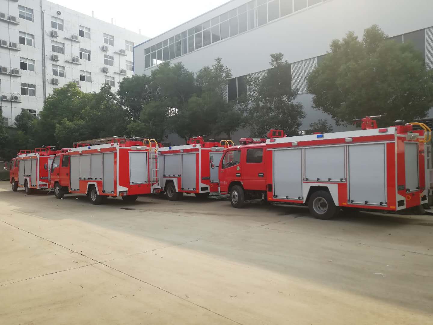 供應(yīng) 河南陶瓷廠用消防車，噴霧車