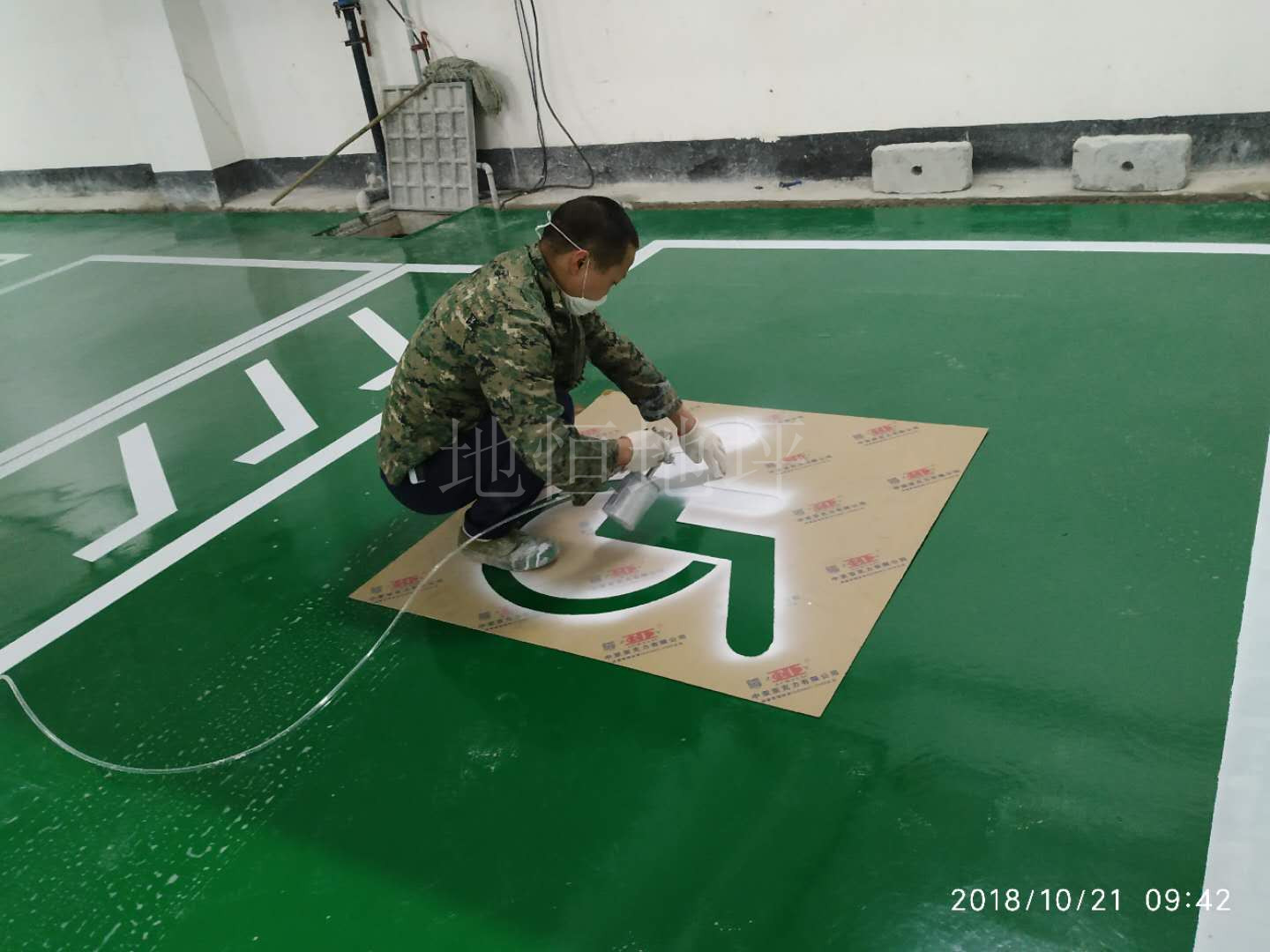 供應(yīng)溶劑型標(biāo)線涂料 常溫溶劑型標(biāo)線涂料 溶劑型標(biāo)線涂料成分 溶劑型標(biāo)線涂料包工包料