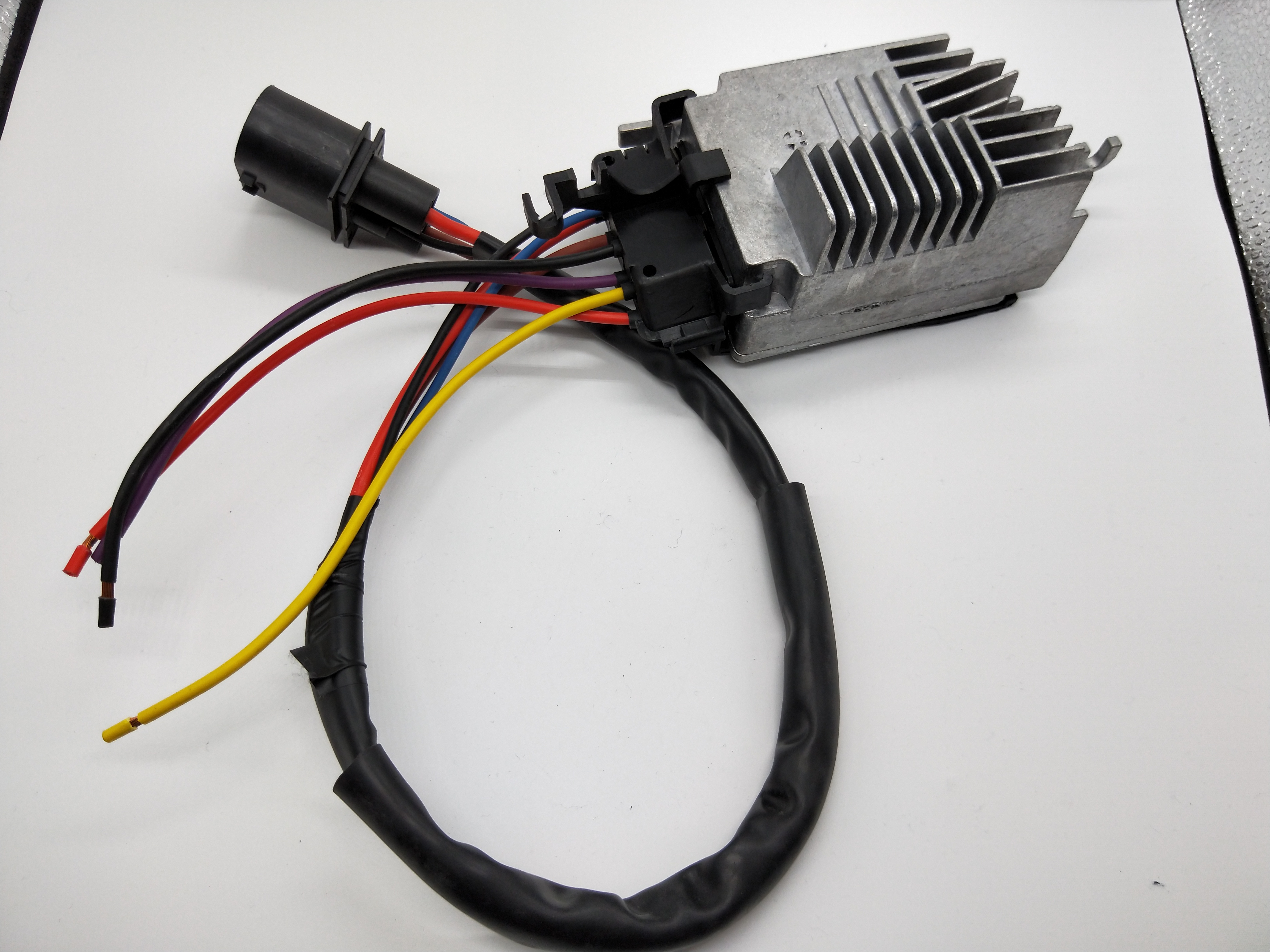 廠家直銷,調(diào)節(jié)器調(diào)速模塊4F0959501G, 大眾奧迪A6電子扇風(fēng)扇控制器