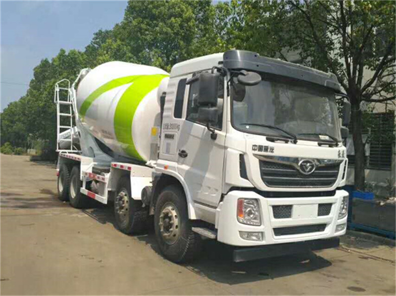 6乘4驅(qū)動水泥攪拌車，8至15方
