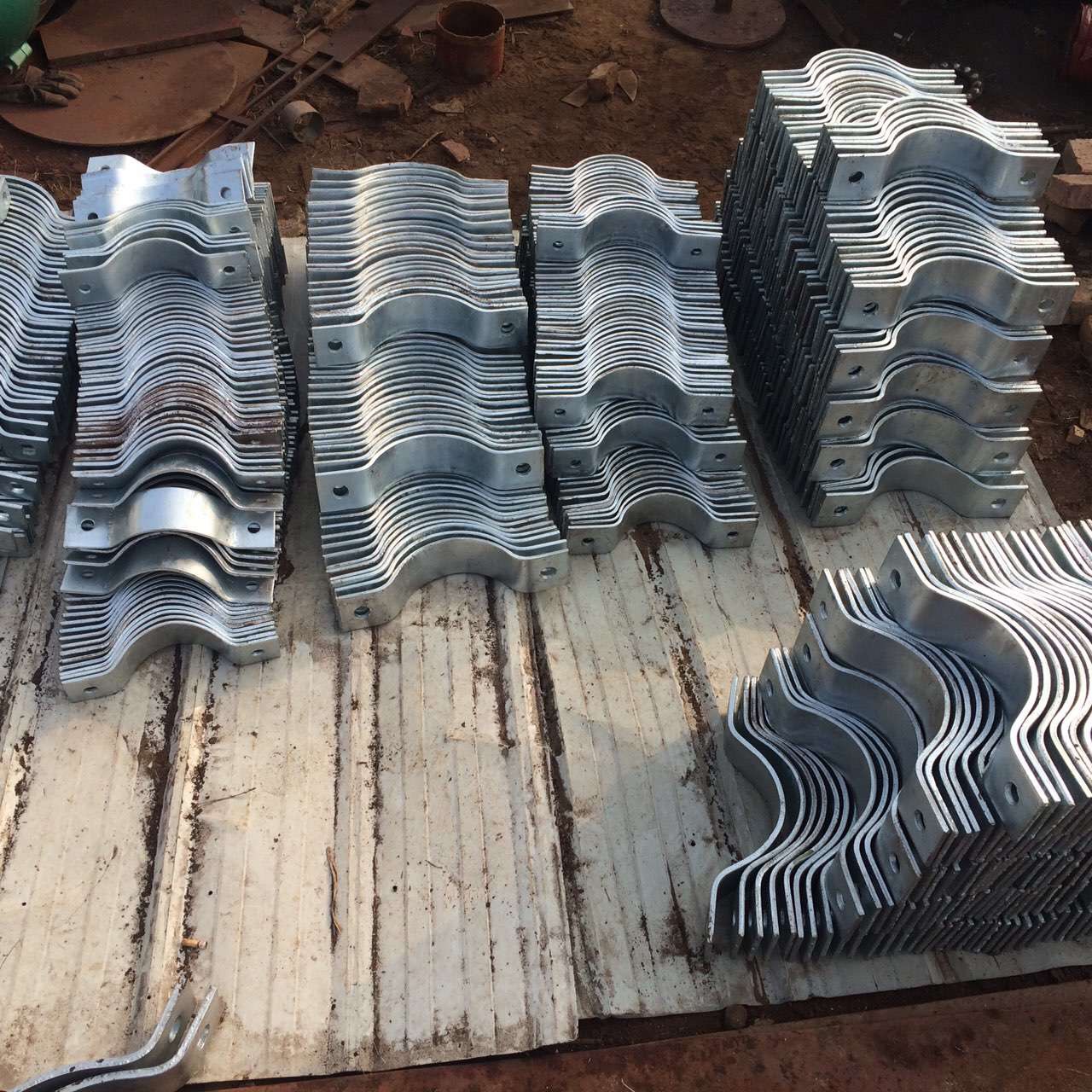 焊制管道水平支座管夾|02S402圖集管道支座|重型扁鋼管夾