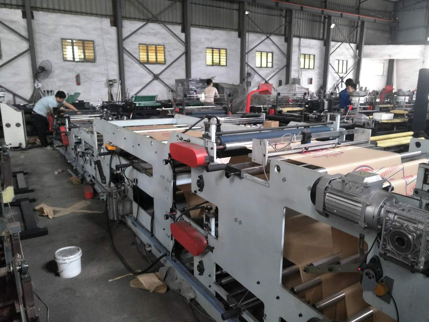 400型 雙面跟蹤醫(yī)用紙塑制袋機   醫(yī)用紙塑制袋機