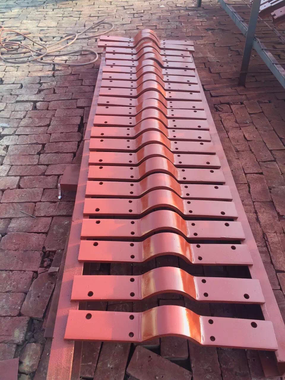 焊制管道水平支座管夾|02S402圖集管道支座|重型扁鋼管夾