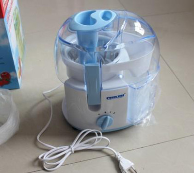 義烏果汁機(jī)電動(dòng)榨汁機(jī)多功能電動(dòng)榨汁機(jī)榨汁機(jī)廠家哪家好？榨汁機(jī)自動(dòng)汁渣分離大口徑果汁機(jī)家用果蔬榨汁