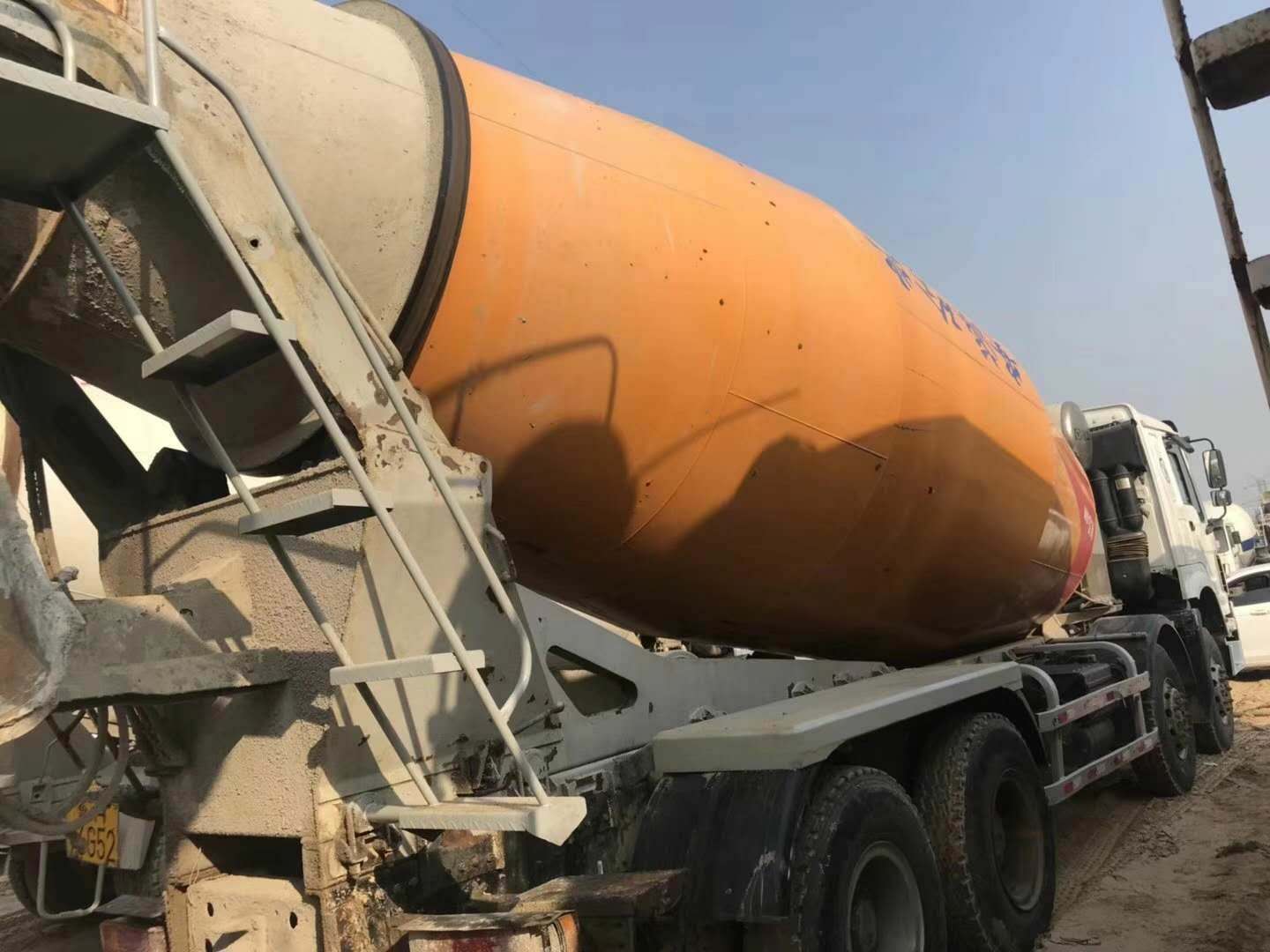 國四豪沃大20方混凝土攪拌車  梁山二手?jǐn)嚢柢? 二手?jǐn)嚢柢噺S家