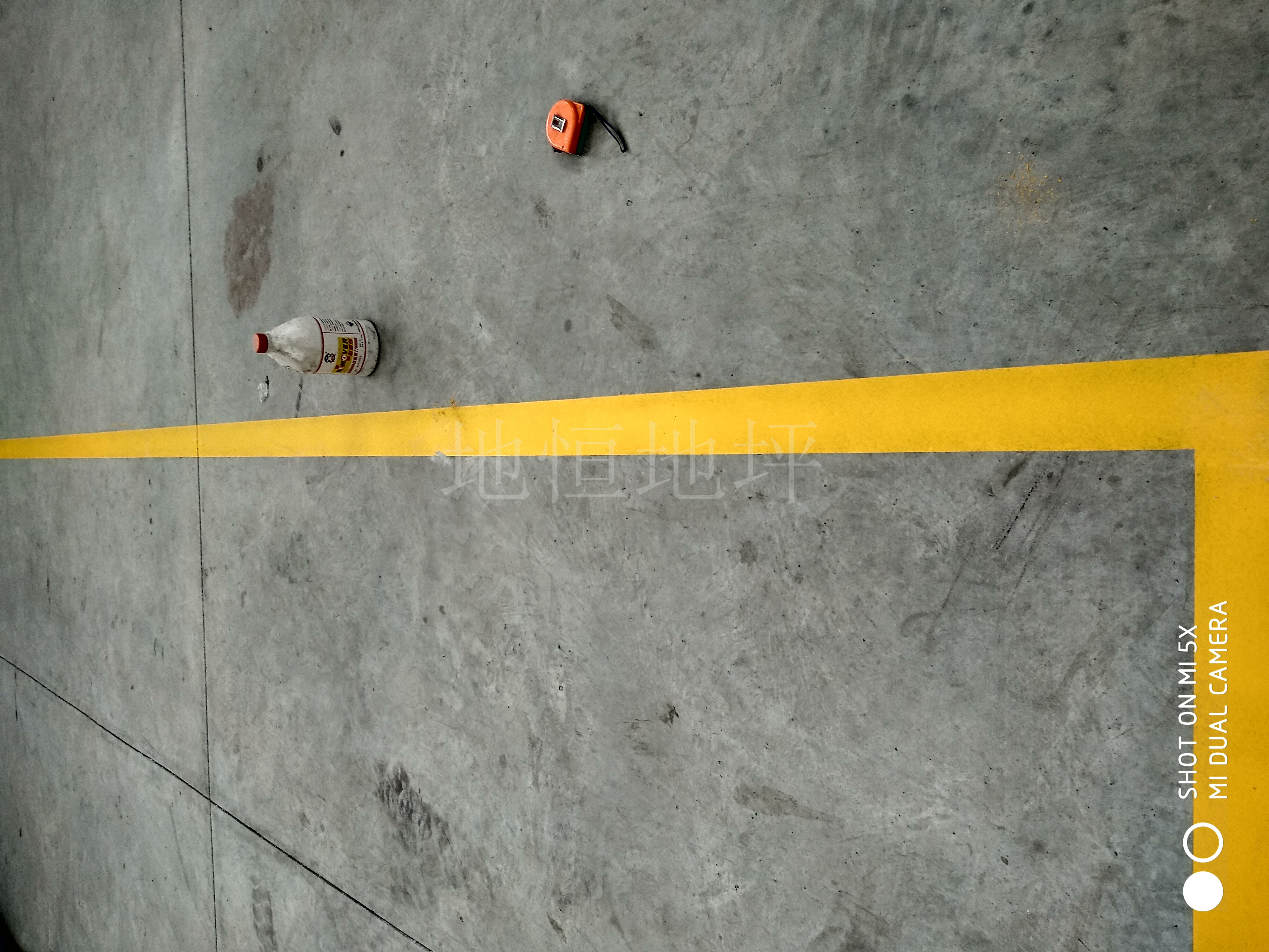 供應(yīng)溫江地面區(qū)域畫(huà)線 地面區(qū)域畫(huà)線規(guī)格 地面區(qū)域畫(huà)線包干價(jià) 區(qū)域畫(huà)線多少錢(qián)一米