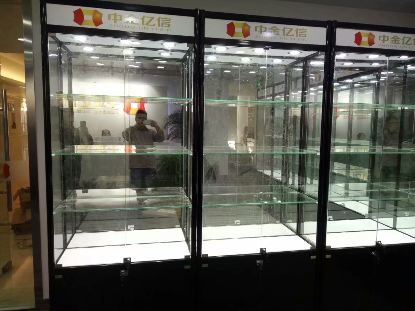 供應(yīng)鈦合金貨架 直銷鈦合金貨架 鈦合金貨架廠家 鈦合金貨架報價 旋轉(zhuǎn)鈦合金展柜