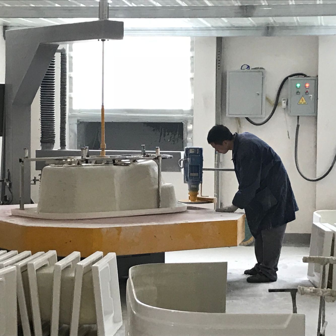 哪里有批發(fā)浴缸重慶地址聯(lián)系方式電話是好多酒店浴缸批發(fā)生產(chǎn) 浴缸批發(fā)亞克力浴缸生產(chǎn)