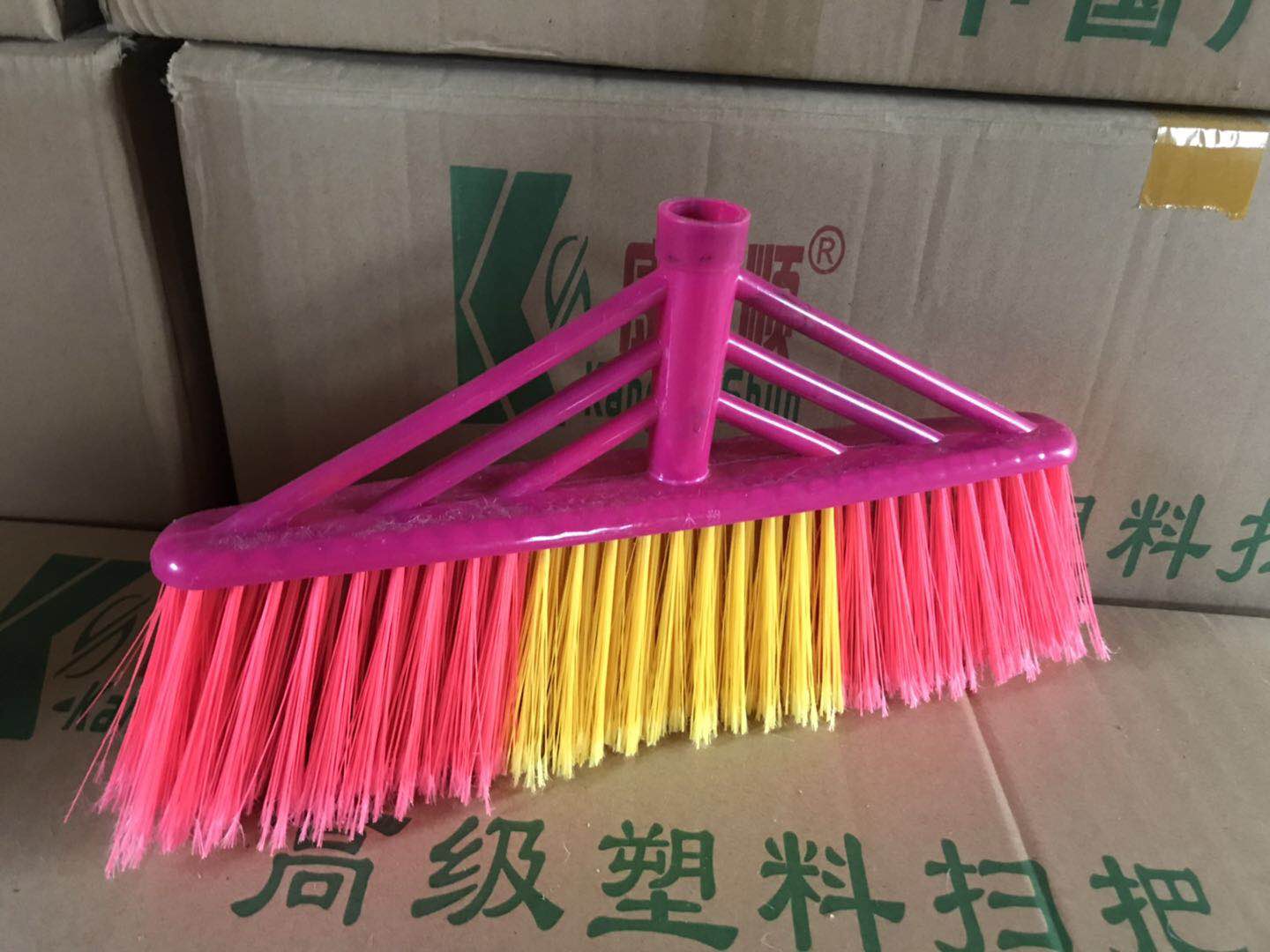 供應(yīng)廣東塑膠掃把，廣東工廠直銷掃把，工廠直銷掃把價格 湖南掃把批發(fā) 家用掃把 手推掃把 廣東掃把 廣東塑膠掃把