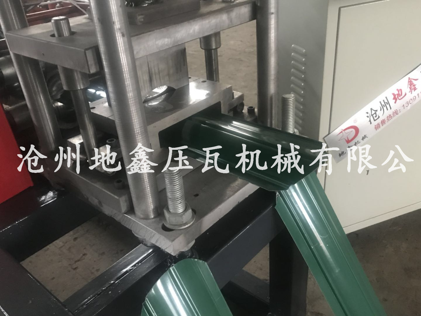 柵欄設(shè)備地鑫壓瓦機(jī) 別墅柵欄設(shè)備地鑫壓瓦機(jī)