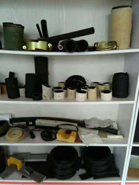 江蘇供應(yīng)優(yōu)質(zhì)水冷電纜外套石棉橡膠管