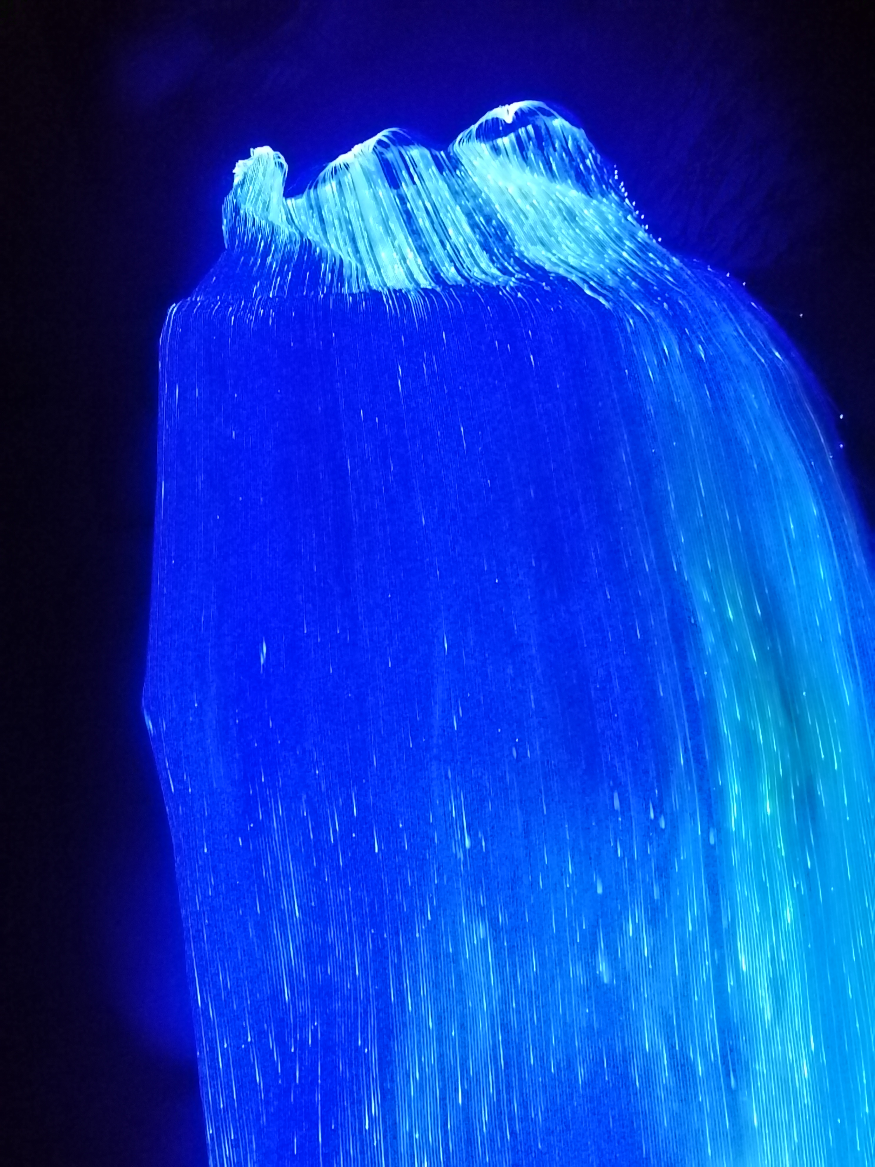 發(fā)光婚紗，夜光發(fā)光婚禮布景布料。 LED光纖布、發(fā)光布、夜光布