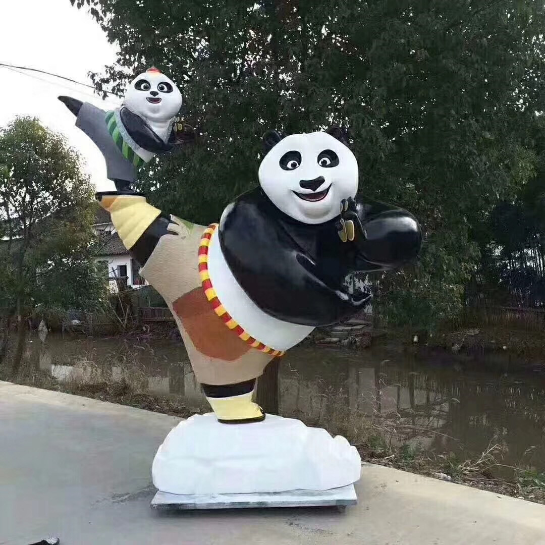 定制玻璃鋼動(dòng)物雕塑，功夫熊貓動(dòng)物雕塑廠家，  玻璃鋼功夫熊貓動(dòng)物雕塑