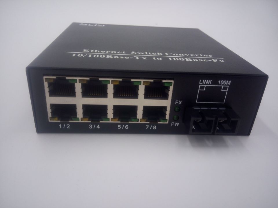 百兆1光8電收發(fā)器