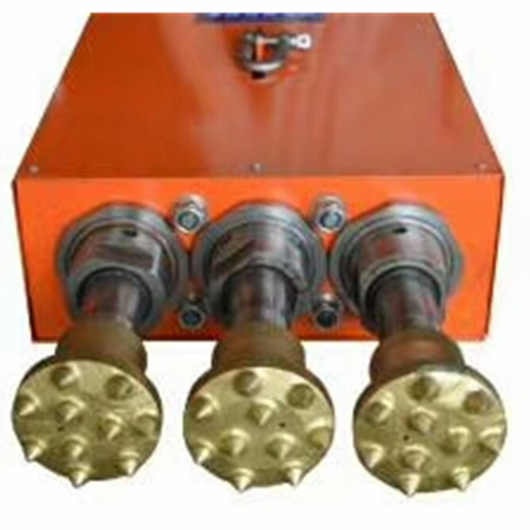 生產(chǎn)廠家混凝土立面鑿毛機(jī)  座駕式可升降鑿毛機(jī)  大型自動(dòng)行走鑿毛機(jī) 大型鑿毛機(jī) 混凝土鑿毛機(jī)