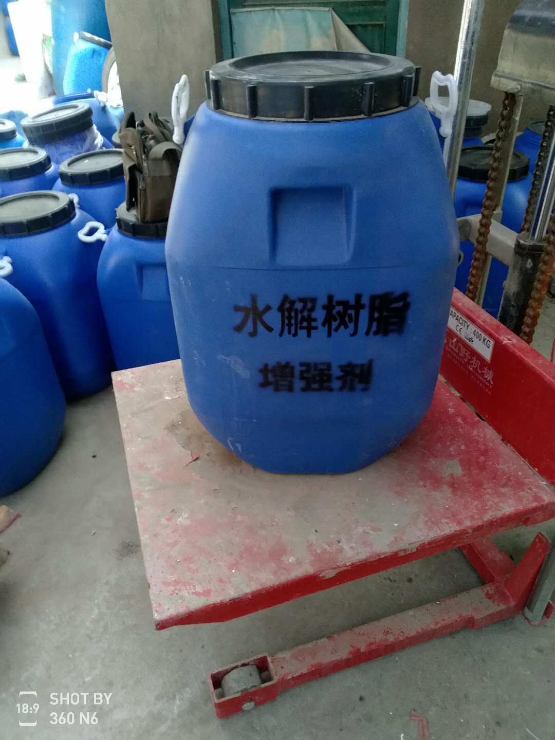 線條石膏增強(qiáng)劑神州石膏制品增強(qiáng)劑